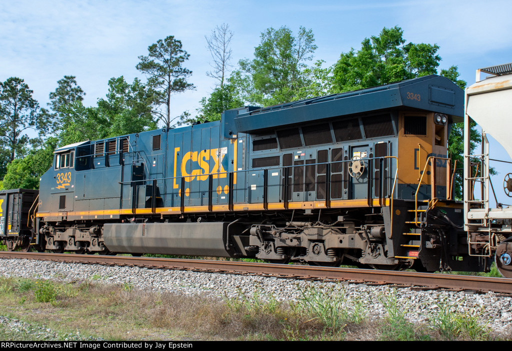 CSX 3343 is the mid-train DPU on M452 (Miami to Waycross)